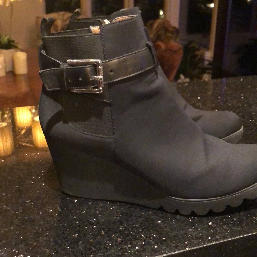 Donald Pliner boots